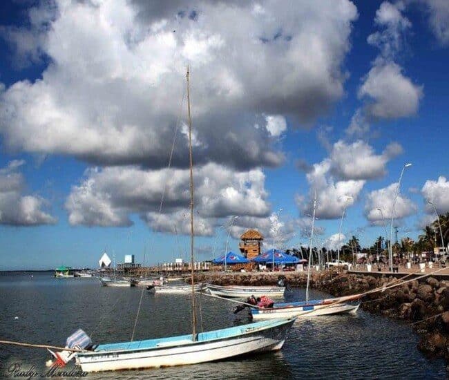 boats altata bay at shore