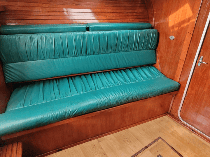 Samaki I - Interior cabin view