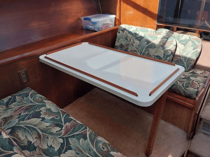 Samaki II - Interior cabin view 4